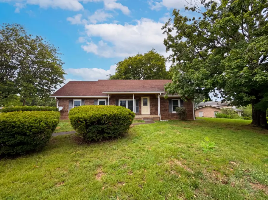 2536 Edge O Lake Dr, Nashville, TN 37217 - #2