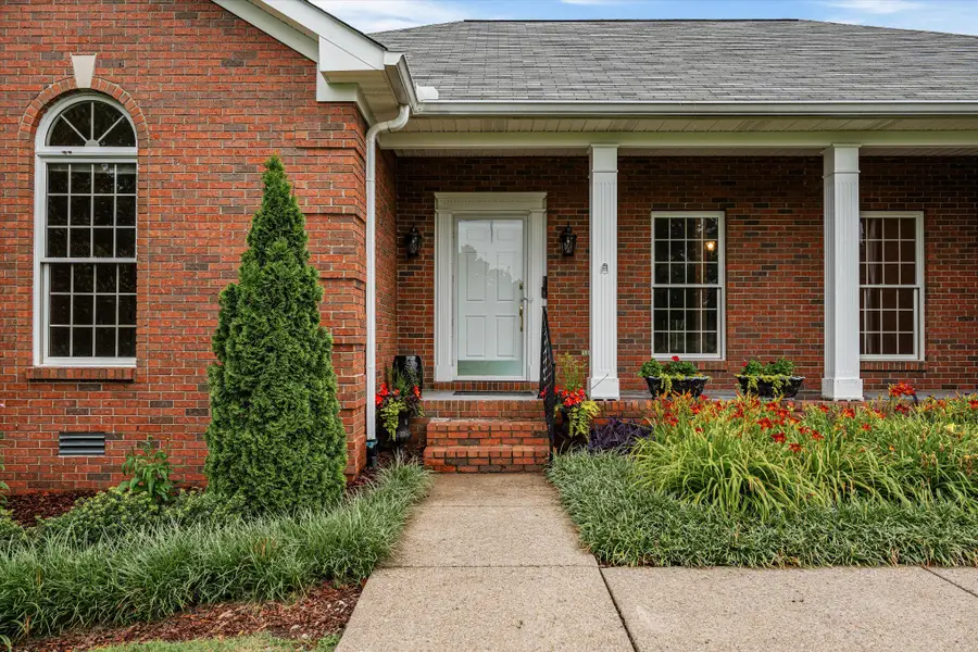 1046 Robertson Rd, Gallatin, TN 37066 - #2