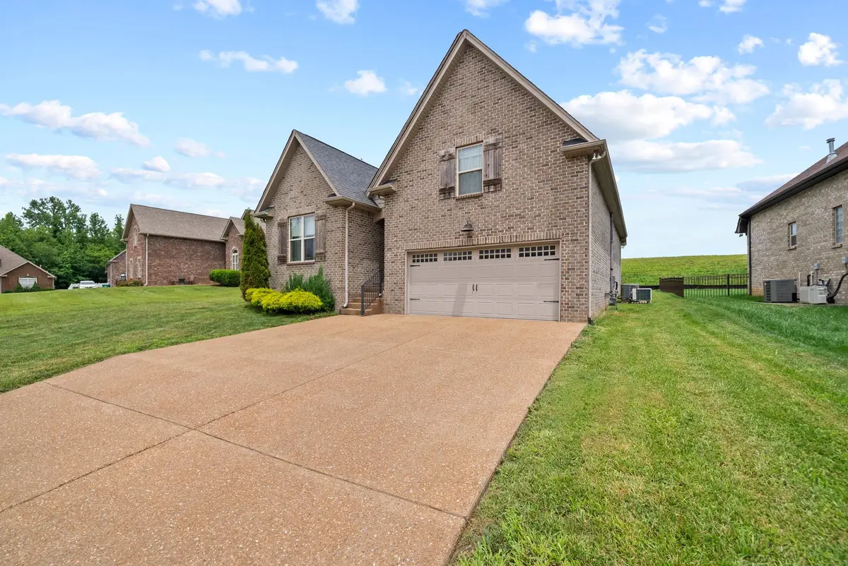 105 Grayson Ln, White House, TN 37188 - #1