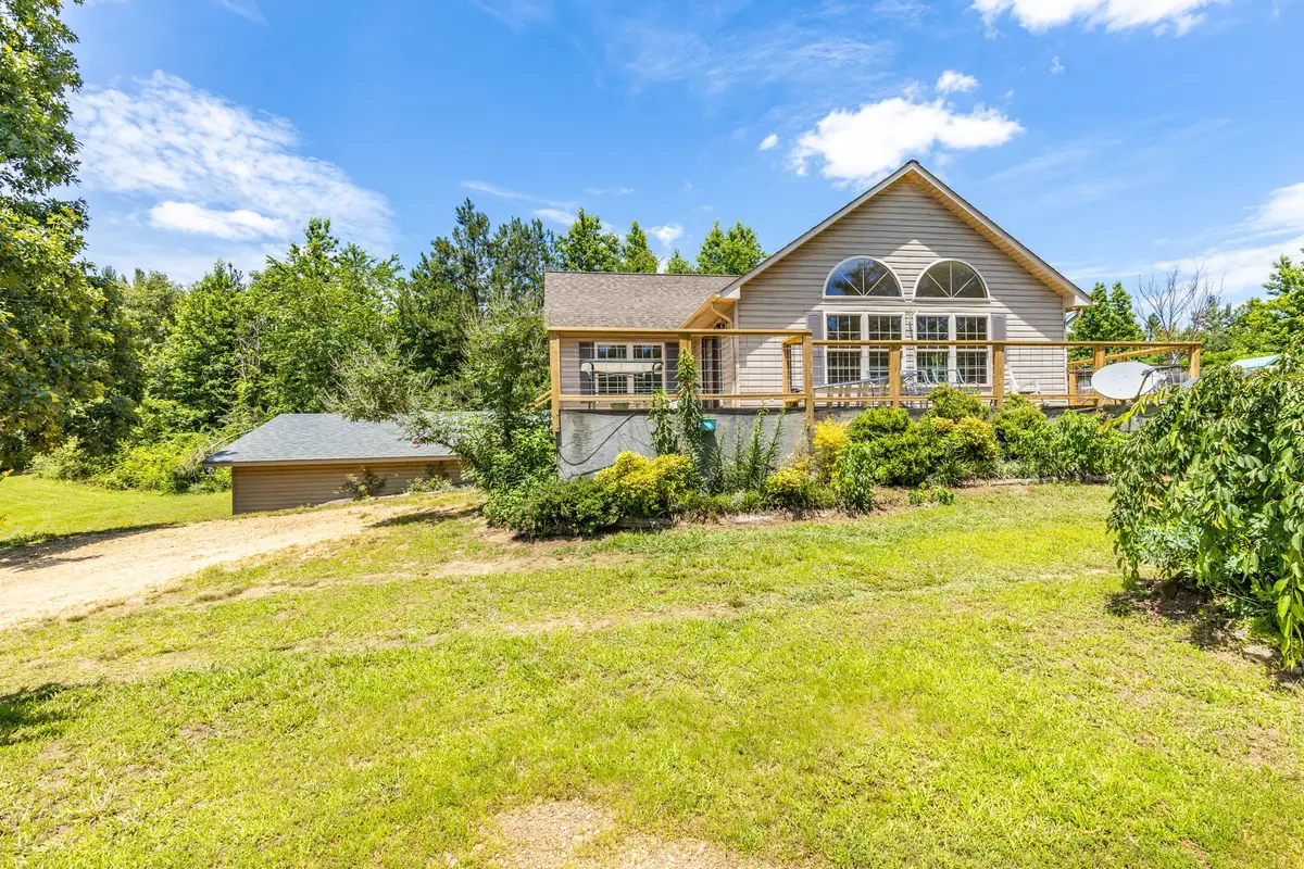 424 Charles Mcclearen Rd, Hohenwald, TN 38462 - #1