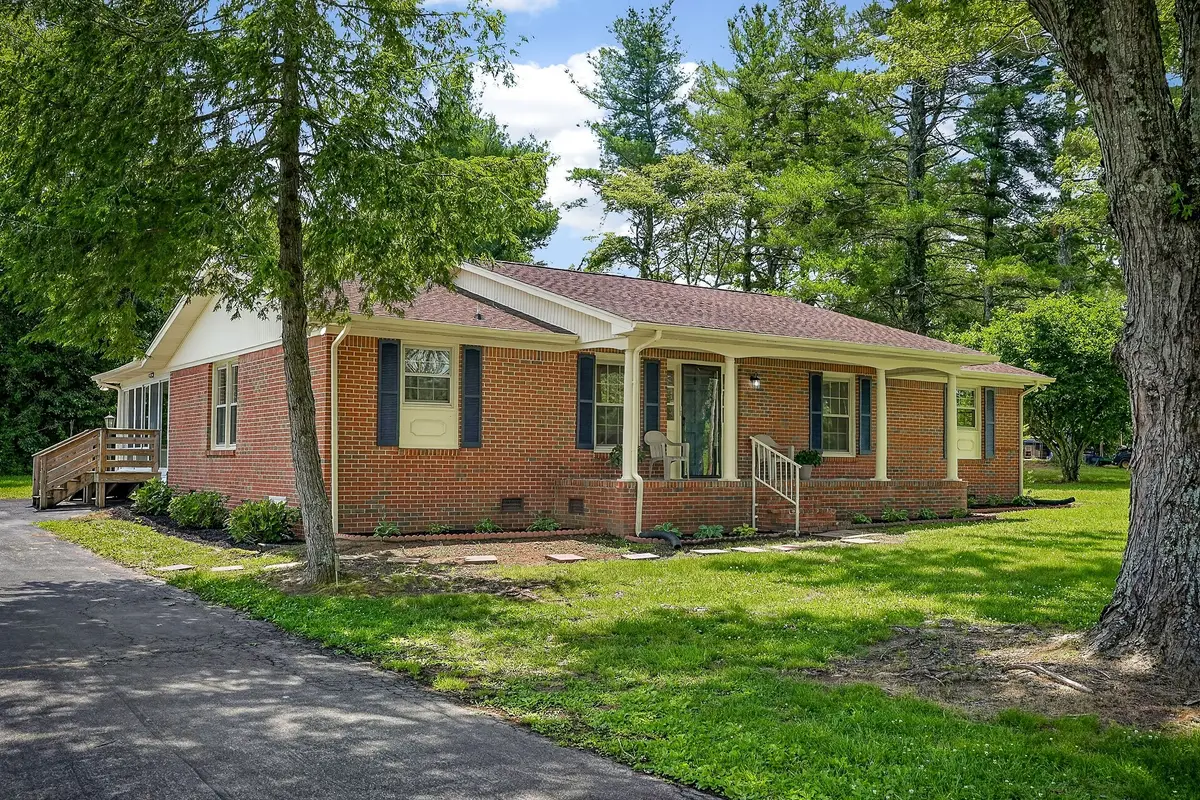 704 Anthony Ave, Smithville, TN 37166 - #1