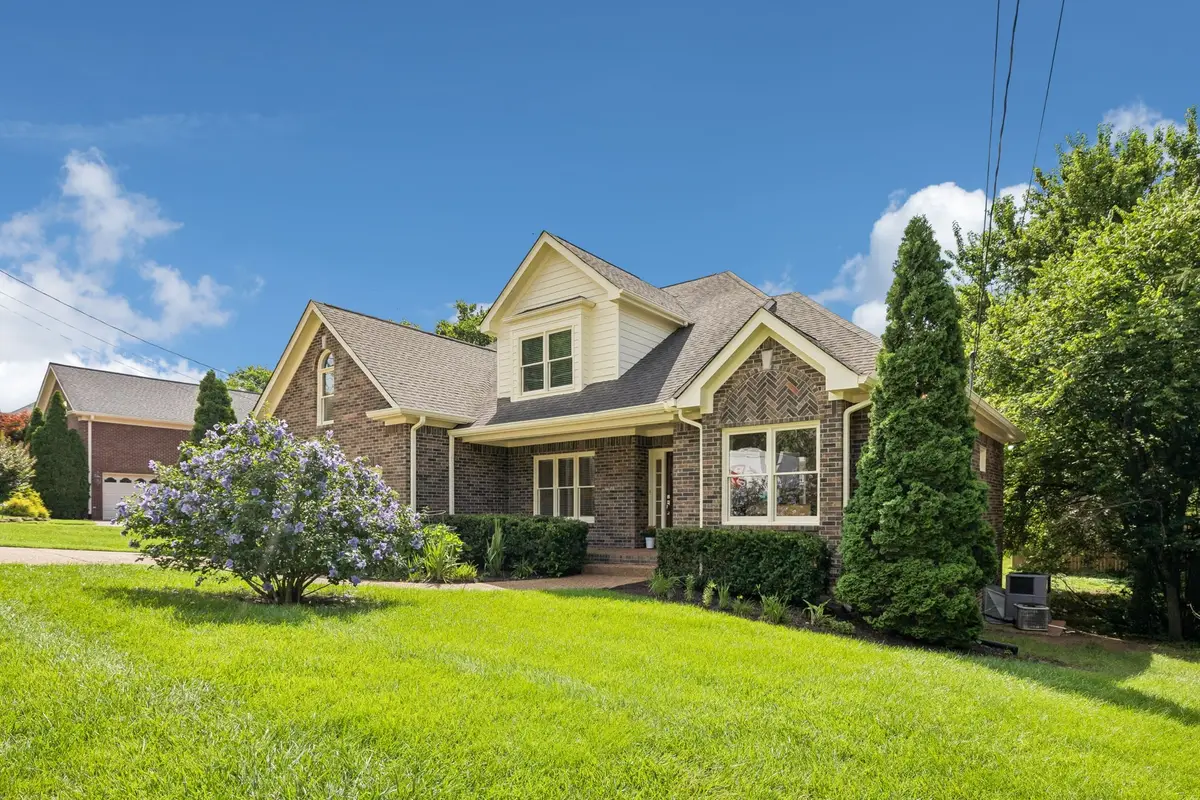 6916 Collinswood Dr, Nashville, TN 37221 - #1