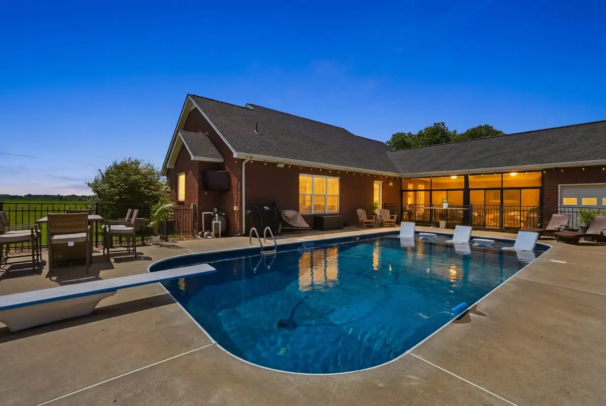 549 Lee Ln, Huntland, TN 37345 - #1