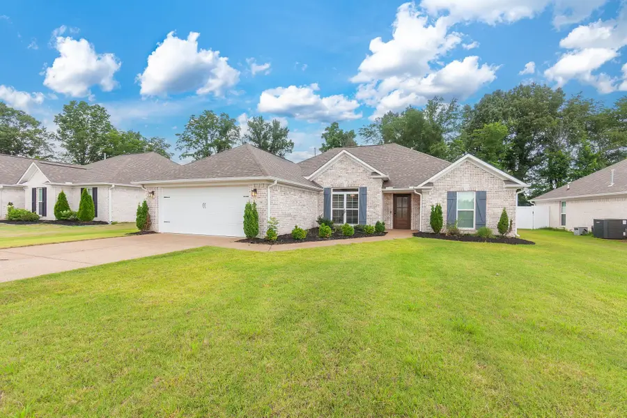 54 Golden Brooke Dr, Jackson, TN 38305 - #2