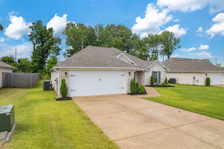 54 Golden Brooke Dr, Jackson, TN 38305 - #3