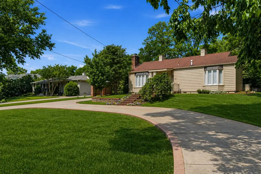 116 Bellevue Dr S, Nashville, TN 37205 - #2