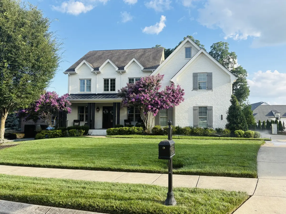 3601 Robbins Nest Rd, Thompsons Station, TN 37179 - #1