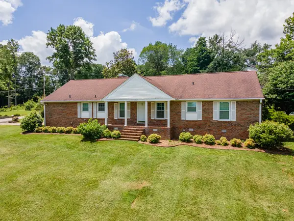 1301 White Dr, Lewisburg, TN 37091