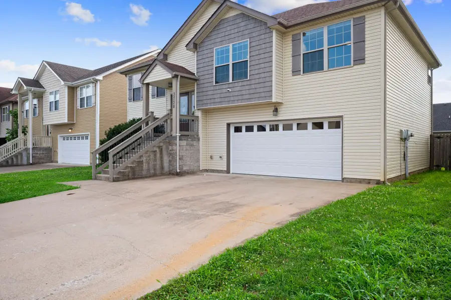 3738 Gray Fox Dr, Clarksville, TN 37040 - #3