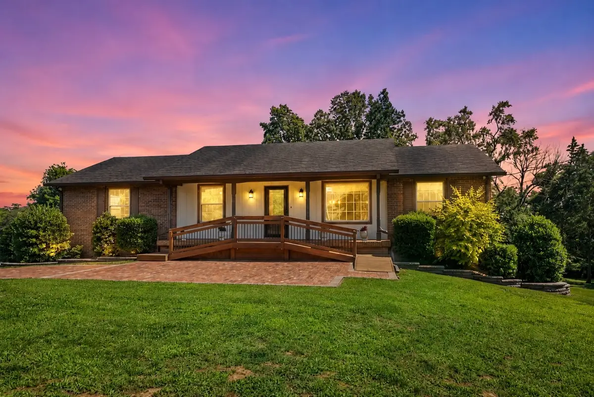 489 Page Dr, Mount Juliet, TN 37122 - #1