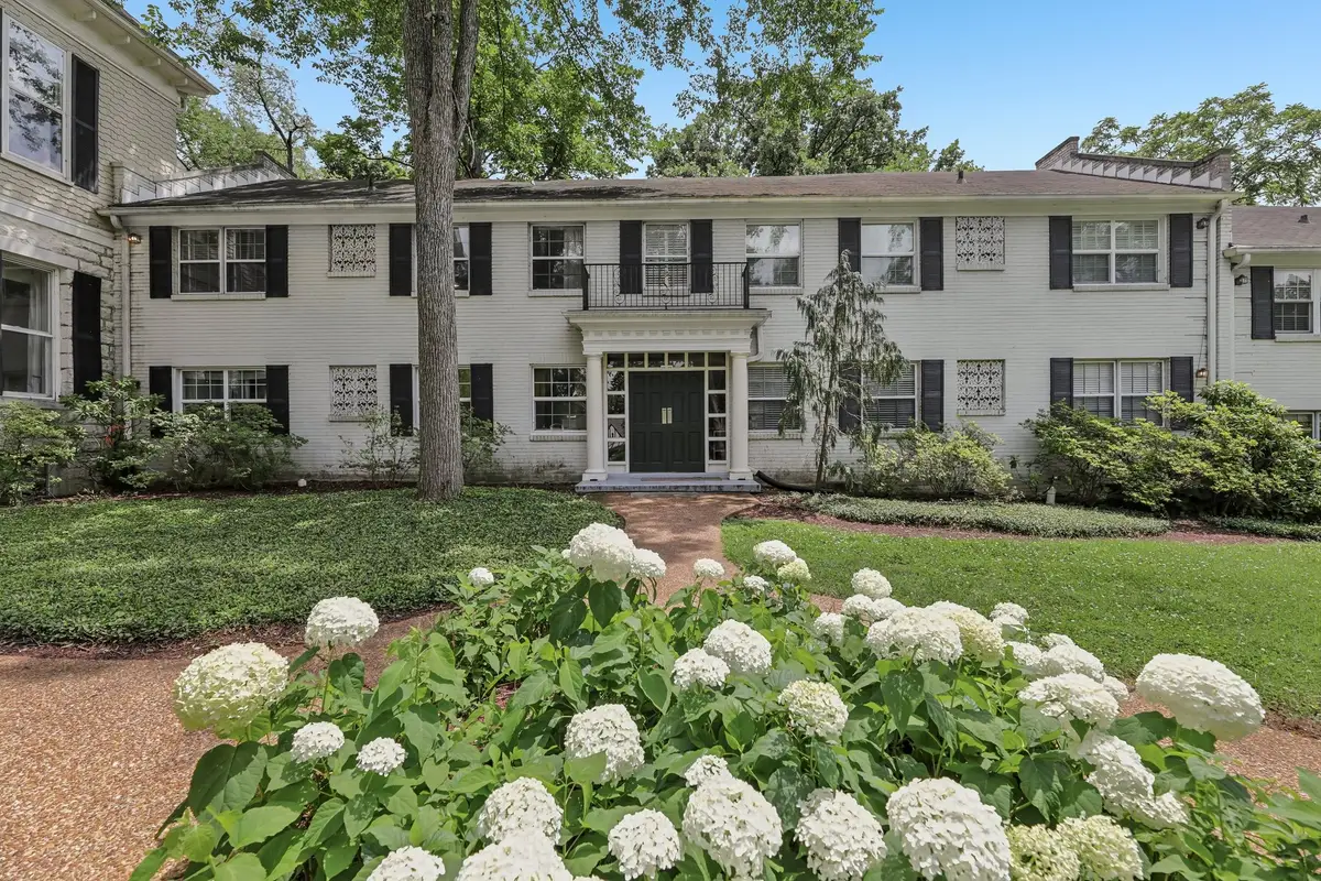 434 Bowling Ave, Nashville, TN 37205 - #1