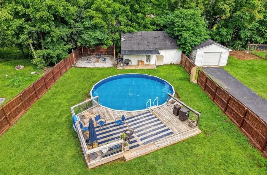 315 Gaines St, Sparta, TN 38583 - #3