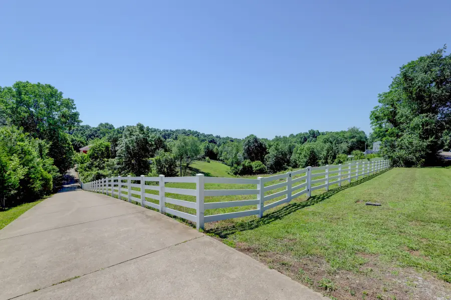 2251 Davidson Graveyard Rd, Clarksville, TN 37043 - #2