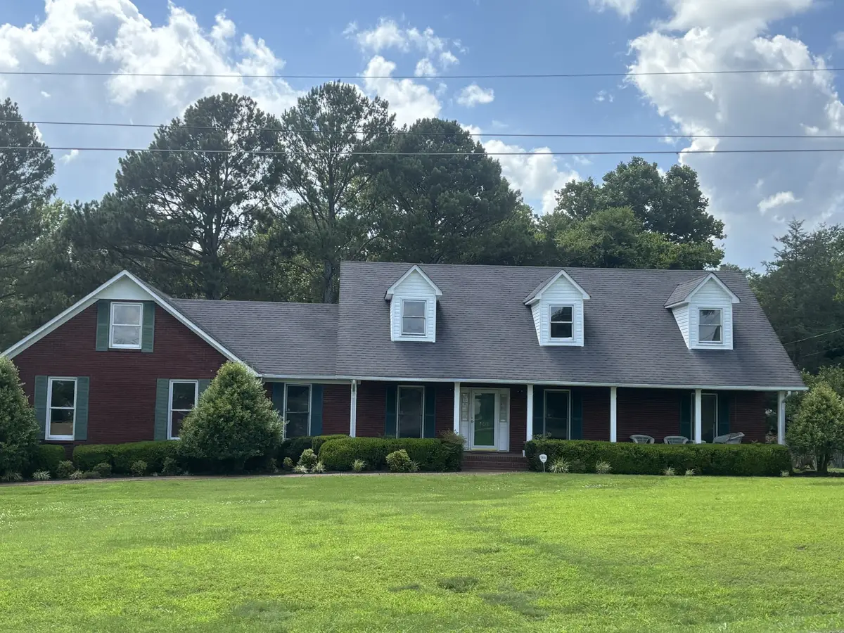 405 Westgate Dr, Pulaski, TN 38478 - #1