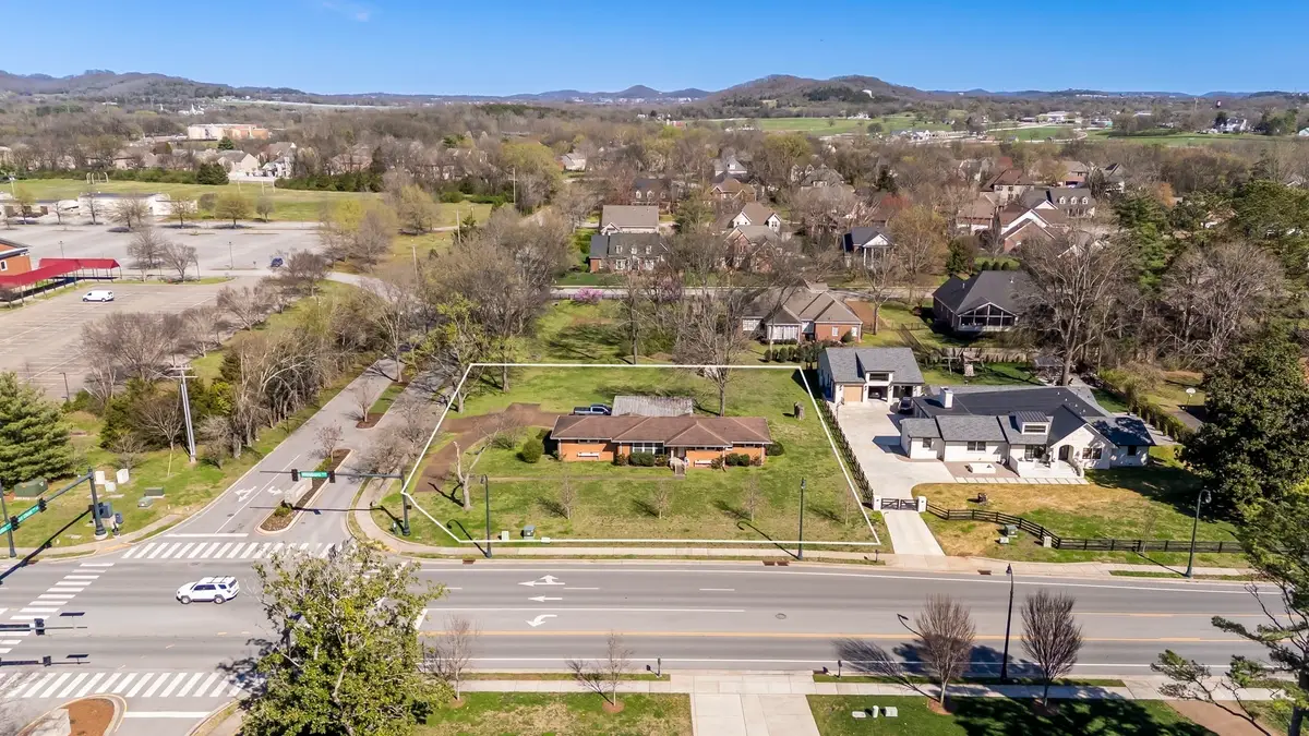710 Hillsboro Rd, Franklin, TN 37064 - #1