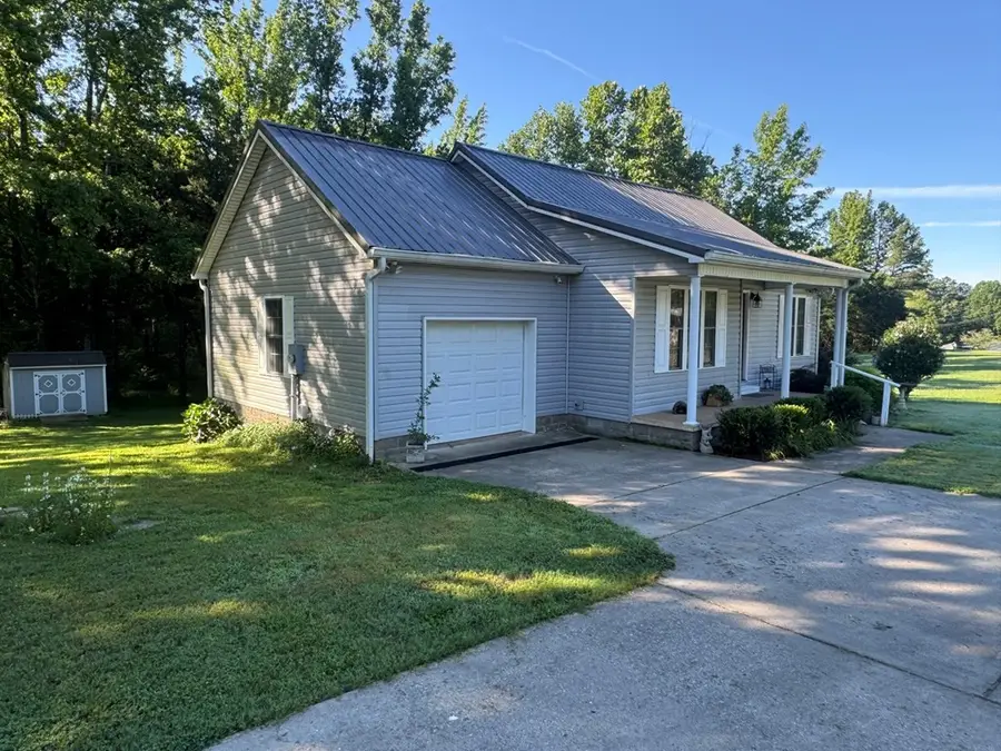 381 Longview Dr, Camden, TN 38320 - #3