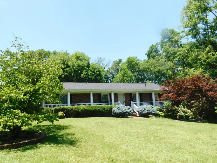 1144 Spencer Ave, Gallatin, TN 37066 - #2