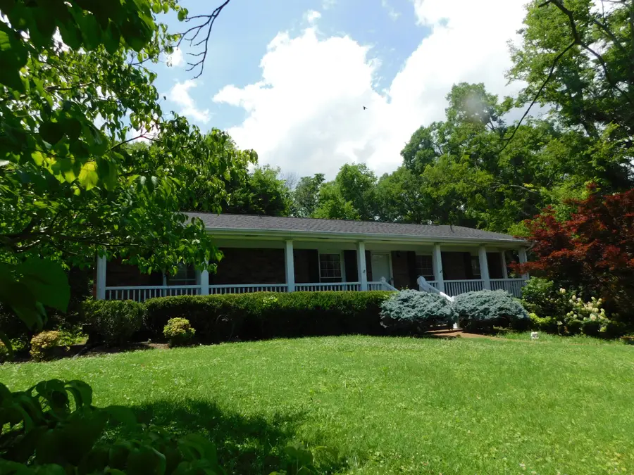 1144 Spencer Ave, Gallatin, TN 37066 - #3