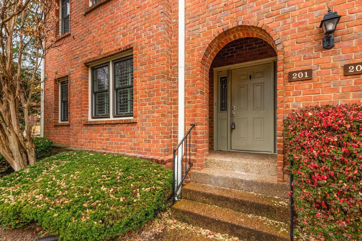 201 Westchase Dr, Nashville, TN 37205 - #1
