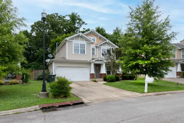 2006 Blossom Valley Ct, Mount Juliet, TN 37122