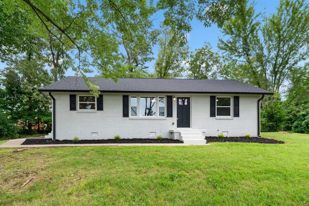 608 Zinnia Dr, Clarksville, TN 37042 - #1