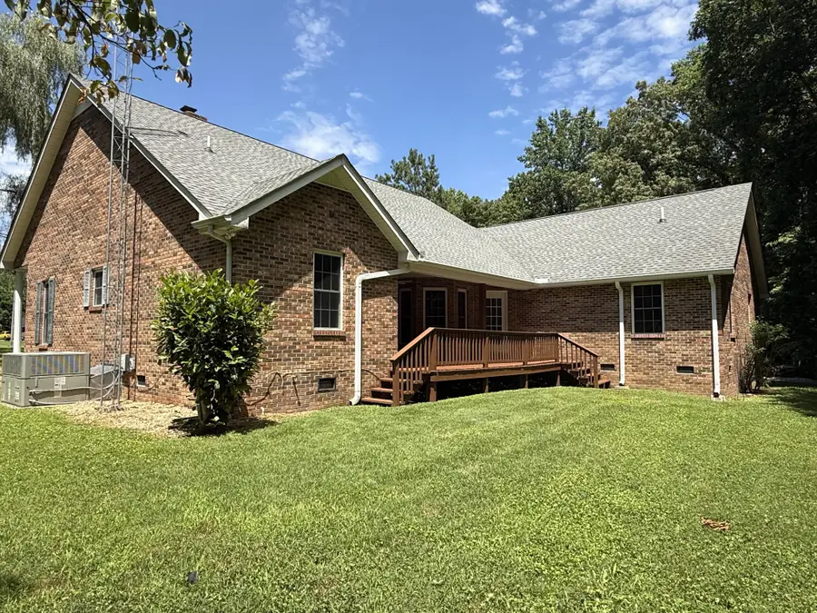 647 Golf Shores Dr, Winchester, TN 37398 - #3