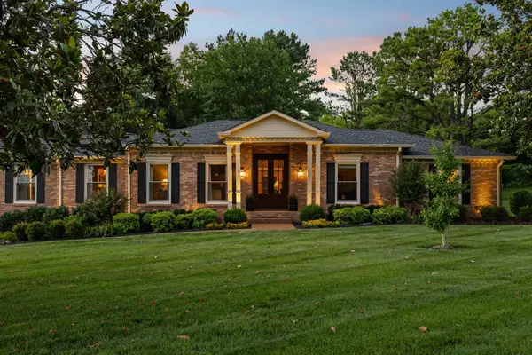 8136 Moores Ln, Brentwood, TN 37027