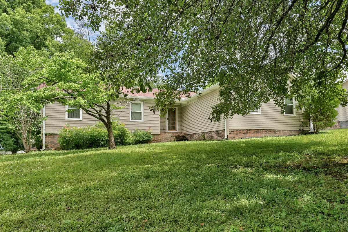 261 Glenview Dr, Estill Springs, TN 37330 - #1
