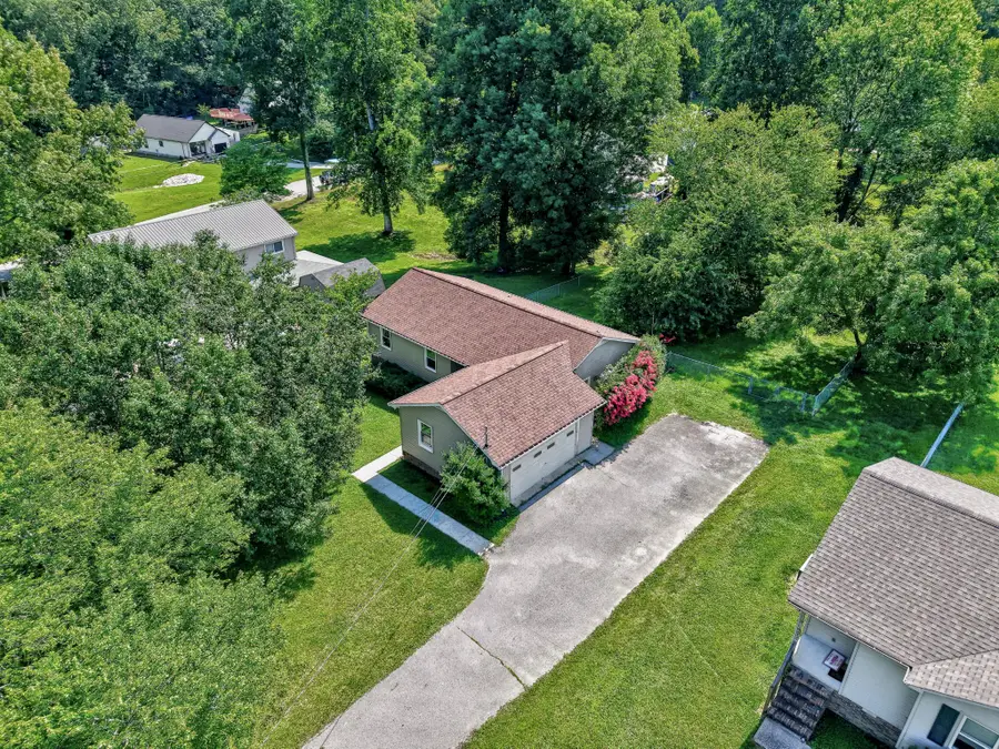 261 Glenview Dr, Estill Springs, TN 37330 - #3