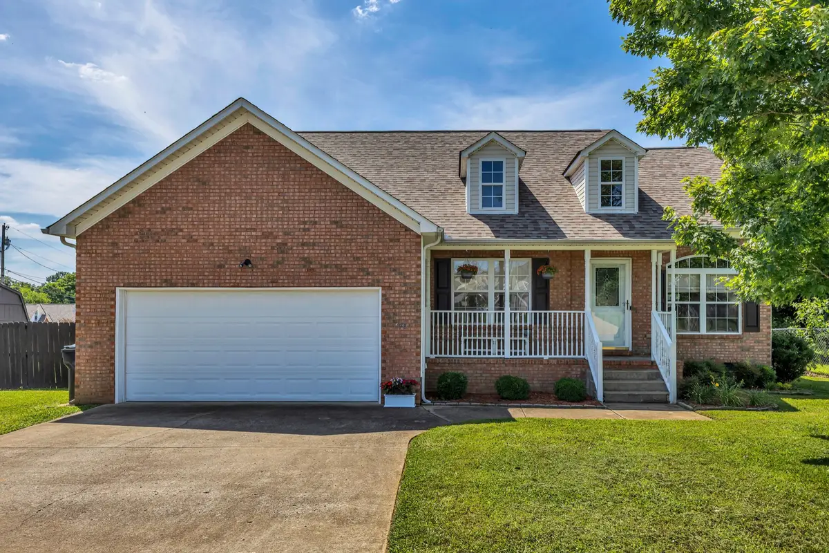 1978 Farmington Ct, Columbia, TN 38401 - #1