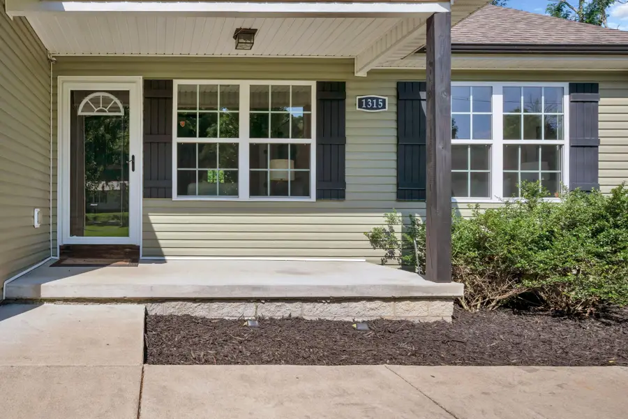 1315 North Charlotte Street, Dickson, TN 37055 - #2