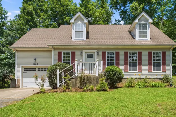 205 Polar Ct, White Bluff, TN 37187