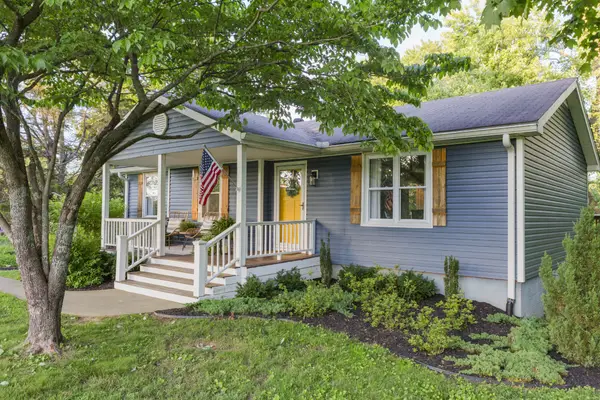 120 Lee Rd, Cottontown, TN 37048
