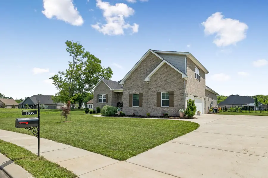 1035 Robert Lee Dr, Gallatin, TN 37066 - #3