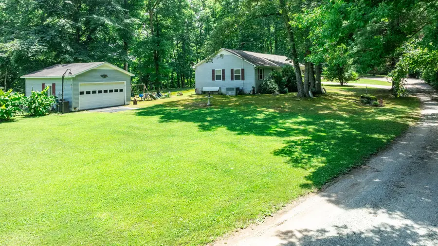 111 Cascade Spring Rd, Hohenwald, TN 38462 - #2