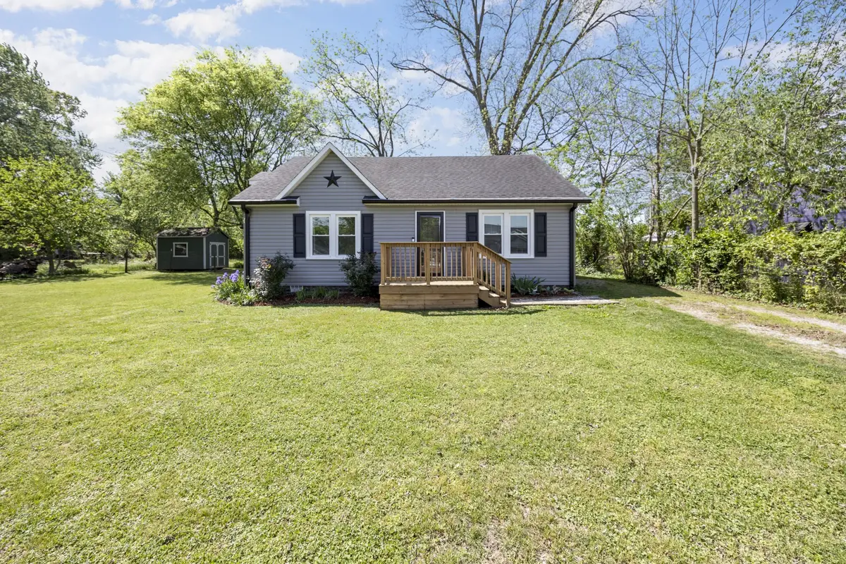 905 Nicholson St, Decherd, TN 37324 - #1