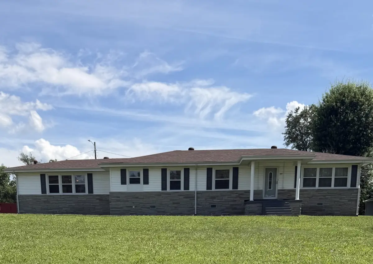 445 W Broad St, Smithville, TN 37166 - #1