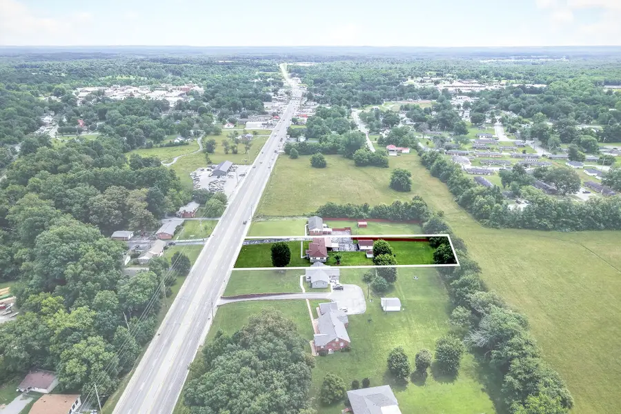 445 W Broad St, Smithville, TN 37166 - #3