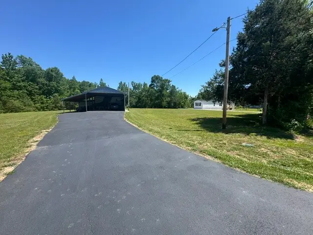 479 Horseshoe Bend Rd, Linden, TN 37096 - #3