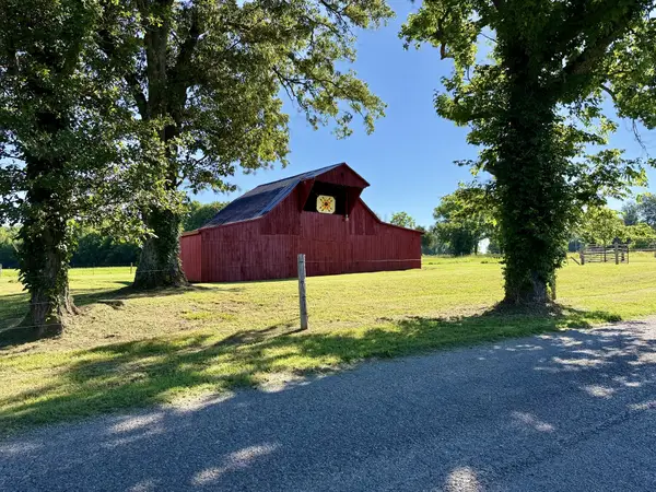 28 Cove Hill Rd, Woodbury, TN 37190