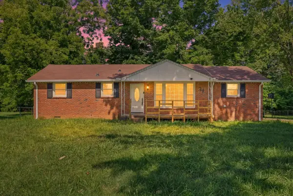 31 Charlemagne Blvd, Clarksville, TN 37042