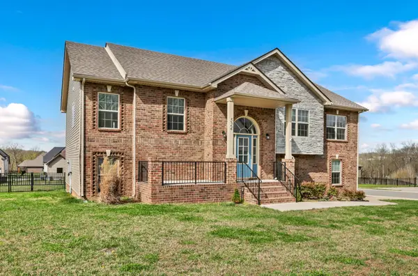 524 Cresthaven Ln, Clarksville, TN 37043