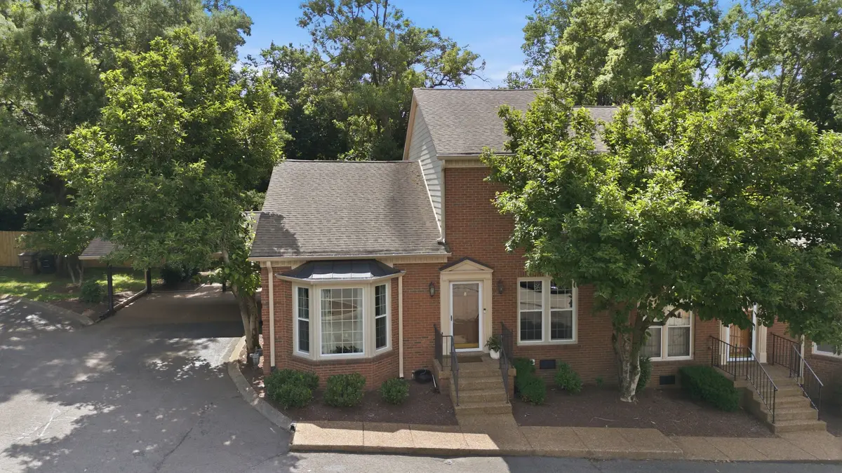 8 Sharonwood Dr, Nashville, TN 37215 - #1