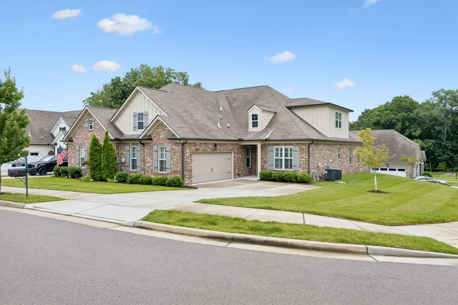 5000 Harbor Reserve Cv, Hermitage, TN 37076 - #2