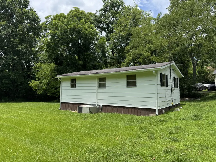 107 Coffey St, Wartrace, TN 37183 - #2