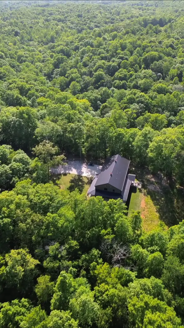 610 Dogwood Way, Burns, TN 37029