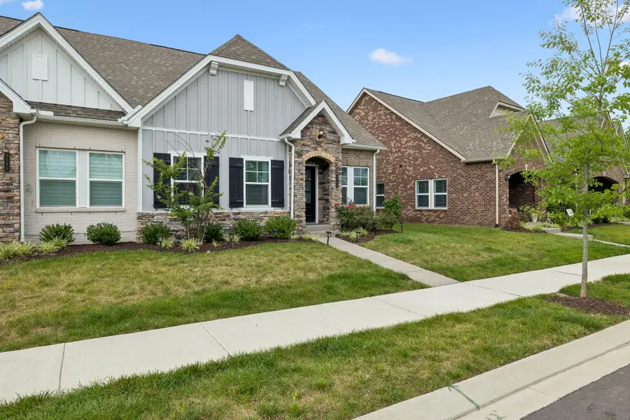 9084 Headwaters Dr, Franklin, TN 37064 - #2