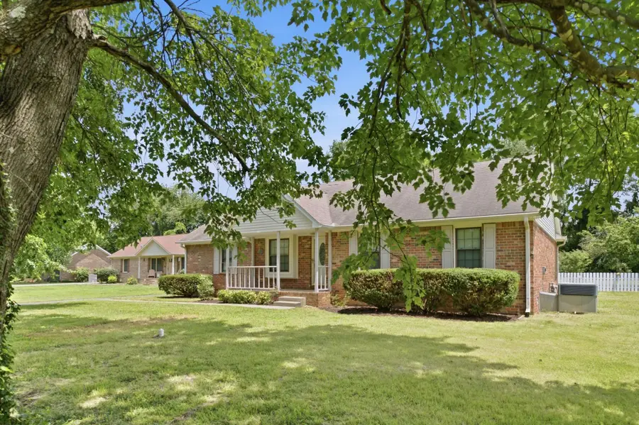 10044 Roanoke Dr, Murfreesboro, TN 37129 - #2