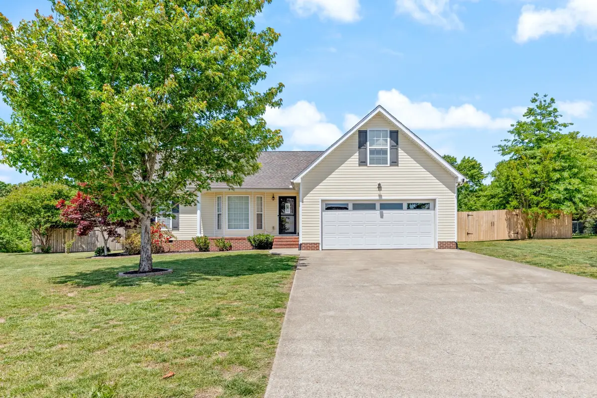 207 Coleman Dr, White Bluff, TN 37187 - #1