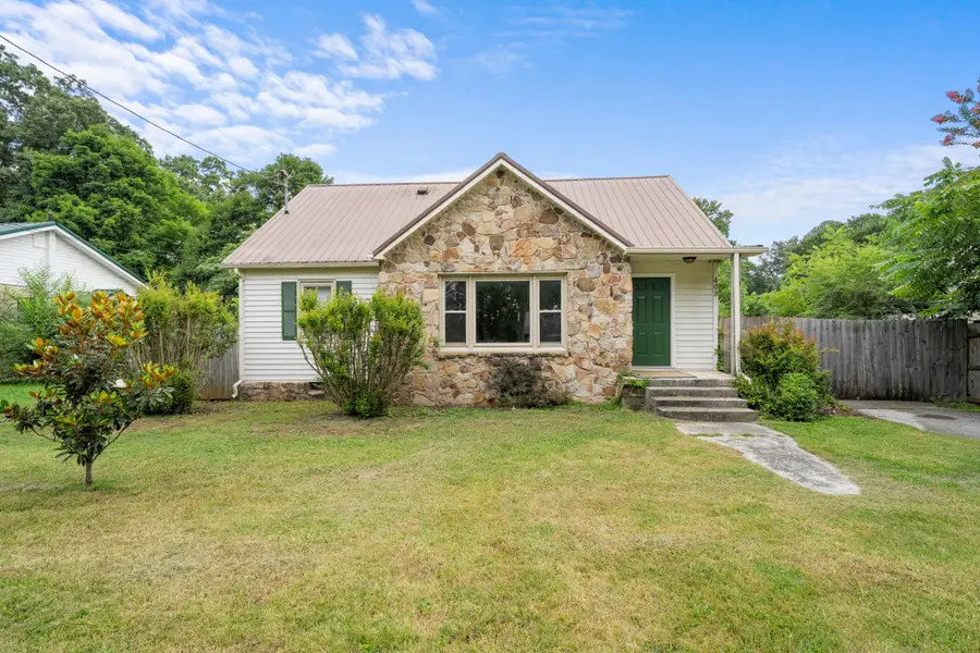 409 Cumberland St W, Cowan, TN 37318 - #2